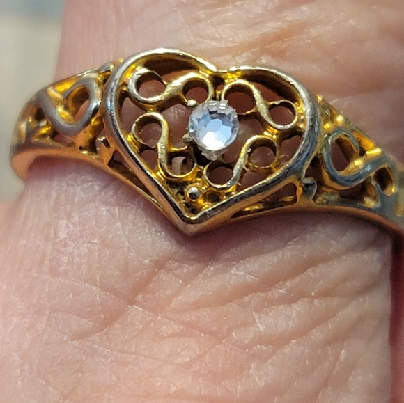 Elegant Gold Heart Ring with Silver Accent - Picture 4 of 5
